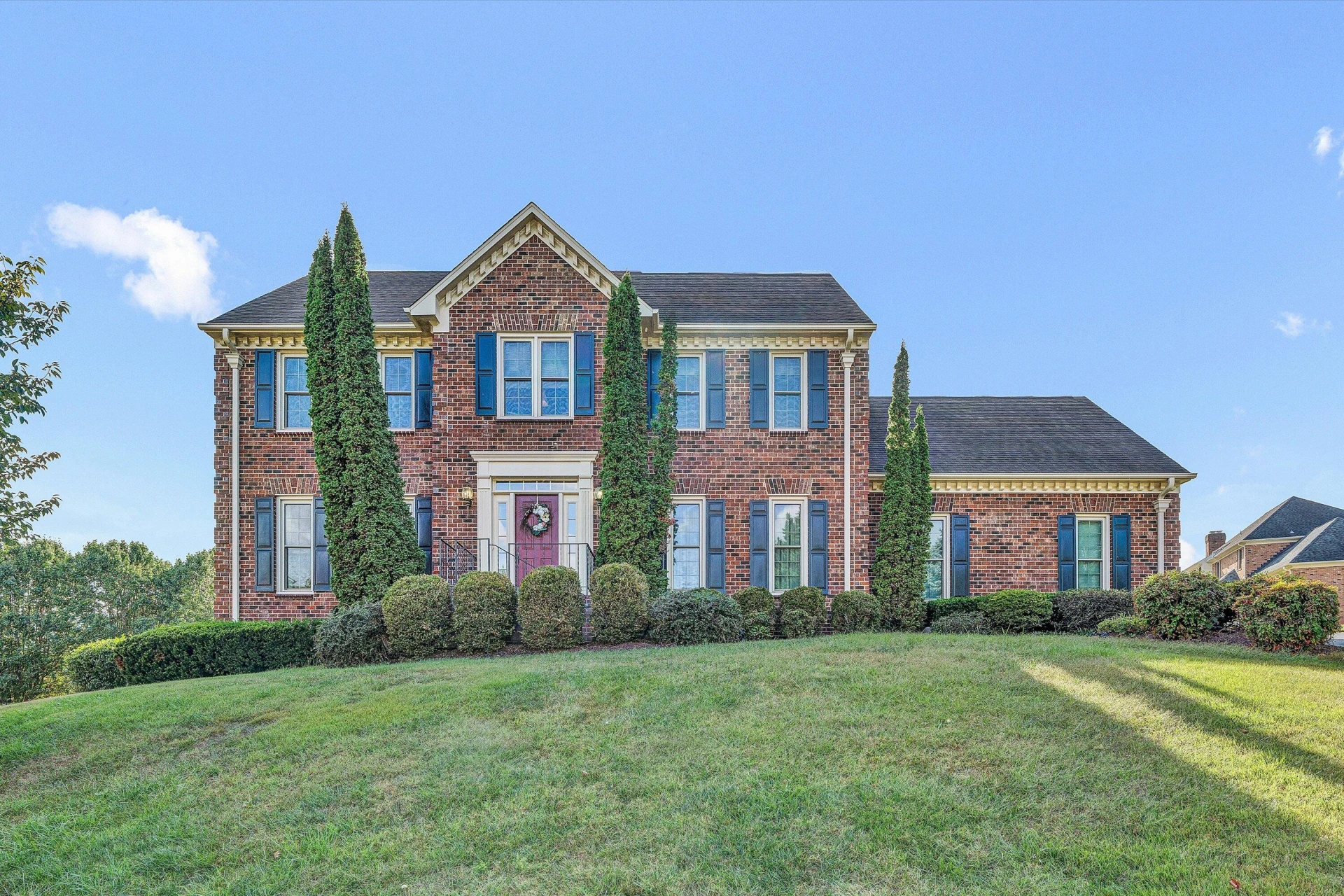 8216 Strathmore LN