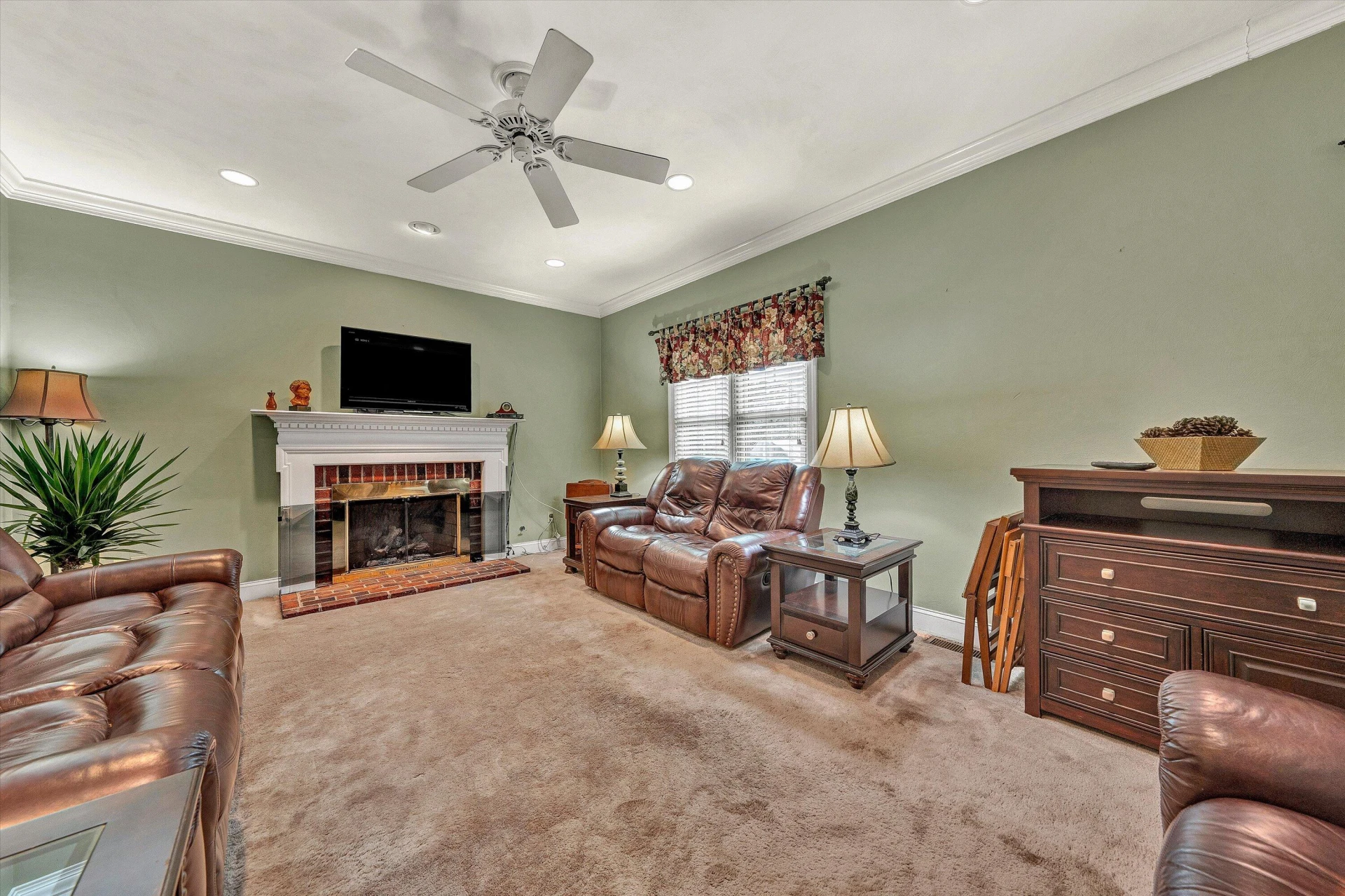 8216 Strathmore LN - Photo 18