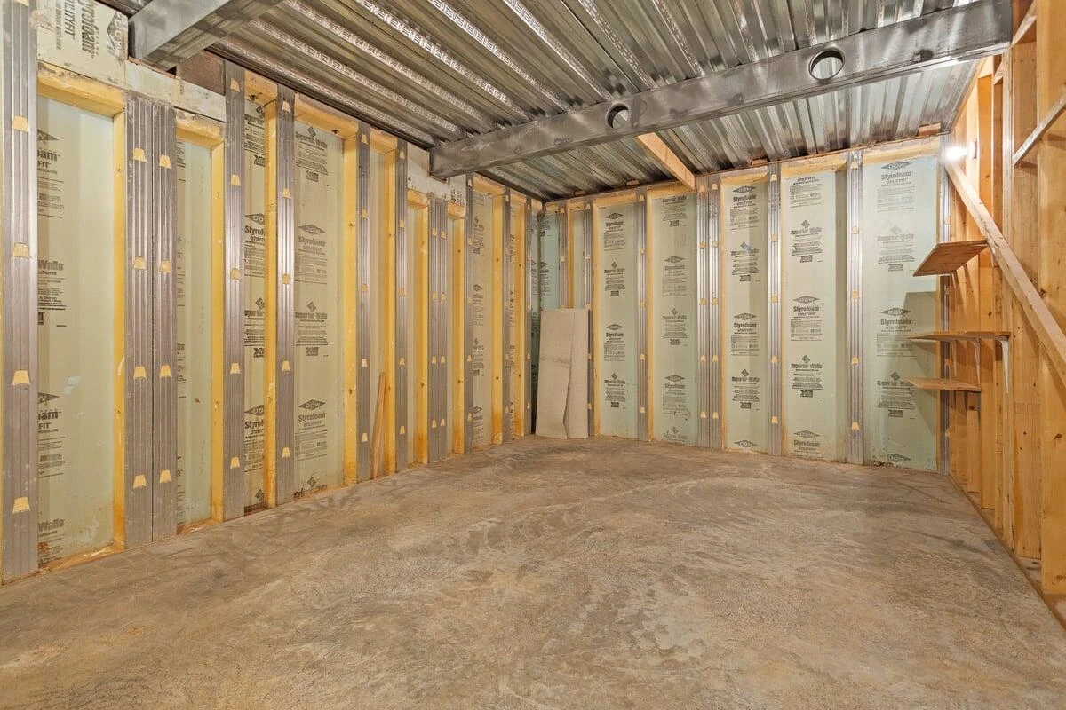 849 Walhalla CT - Photo 37