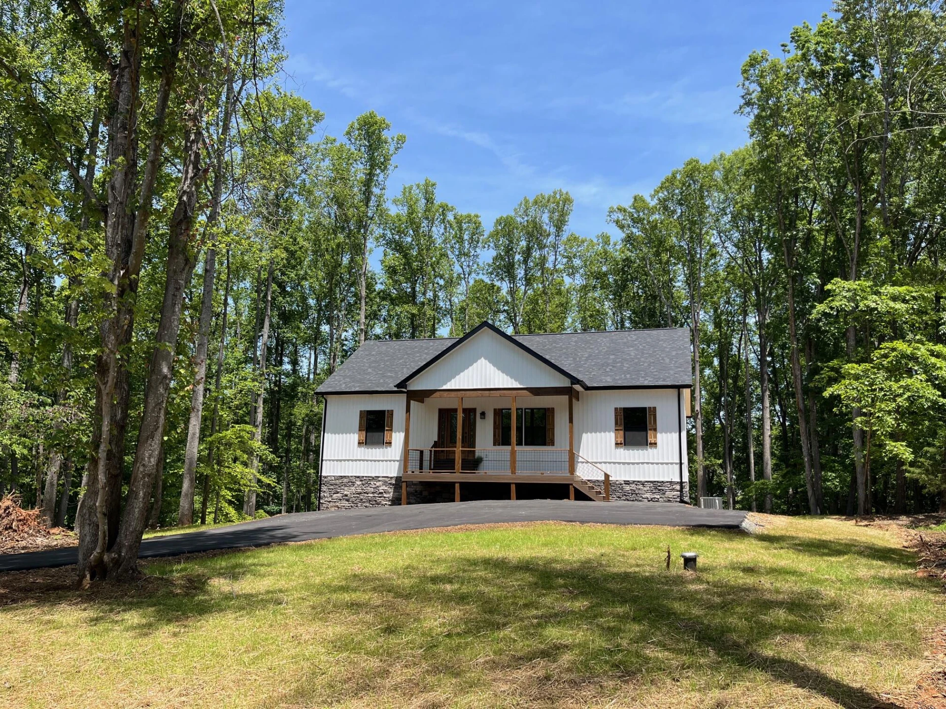 105 Camelot DR