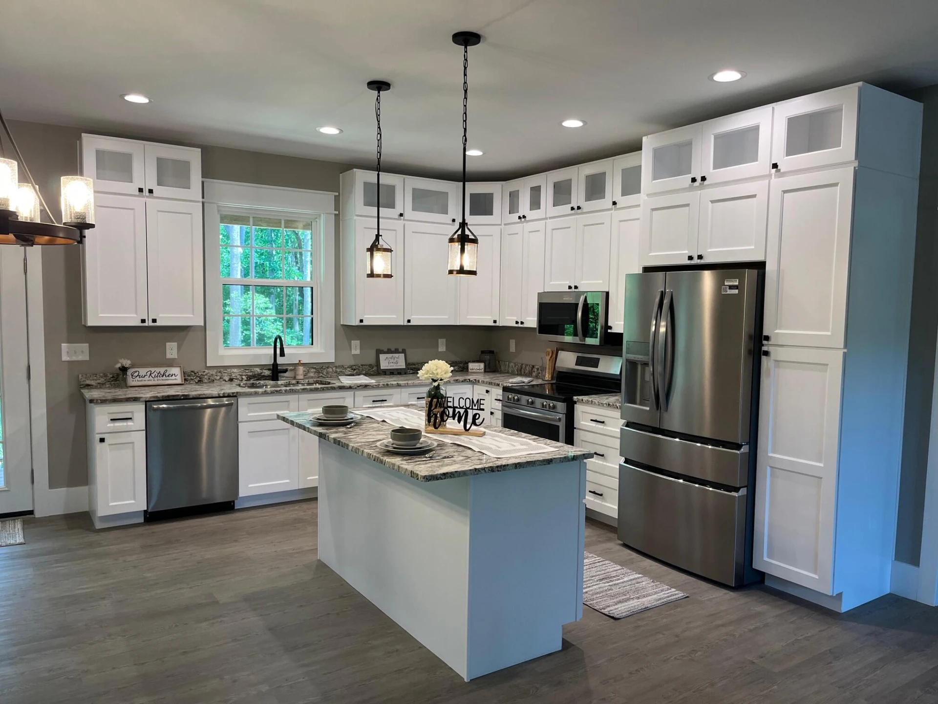 105 Camelot DR - Photo 2
