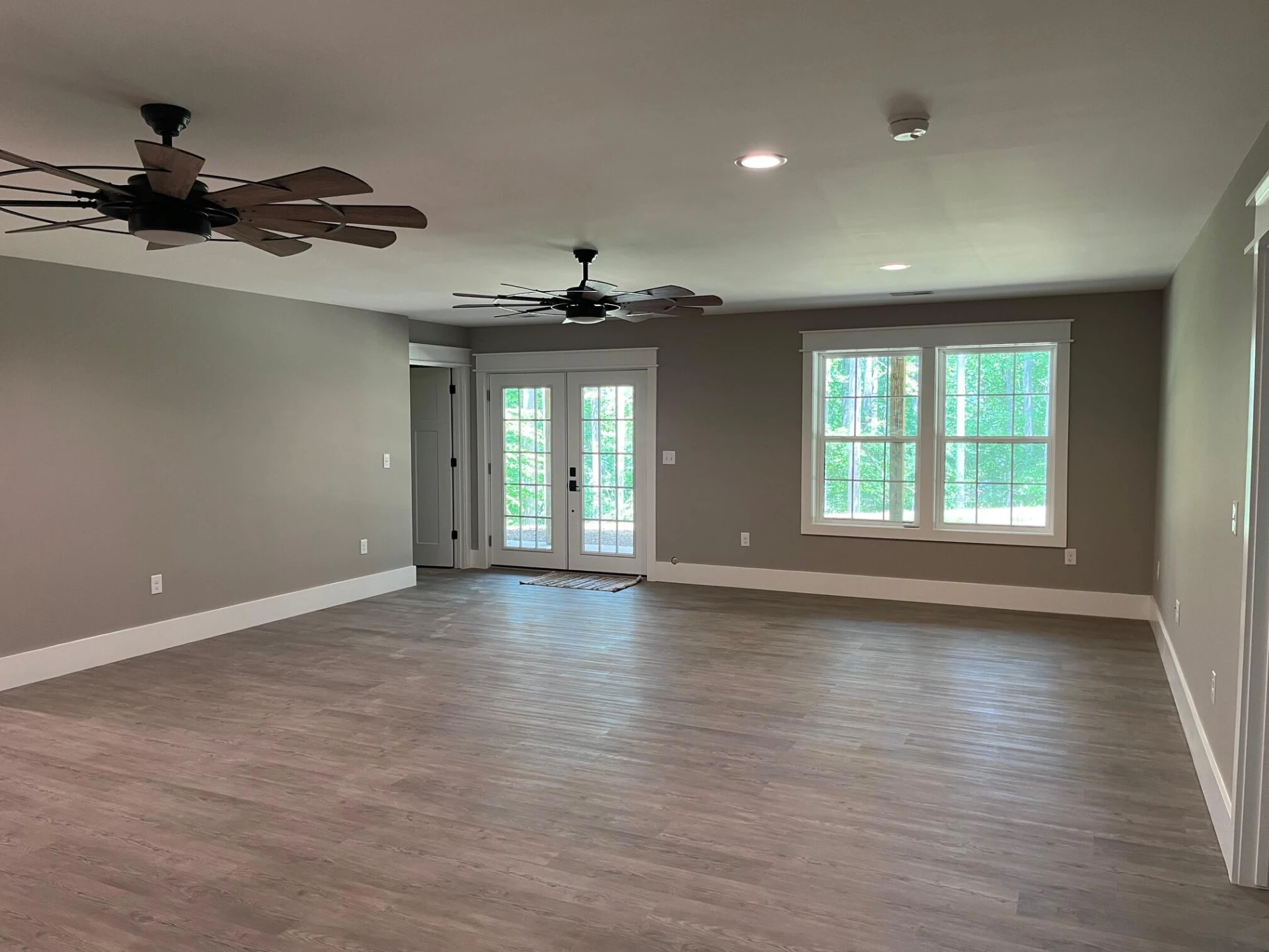 105 Camelot DR - Photo 26