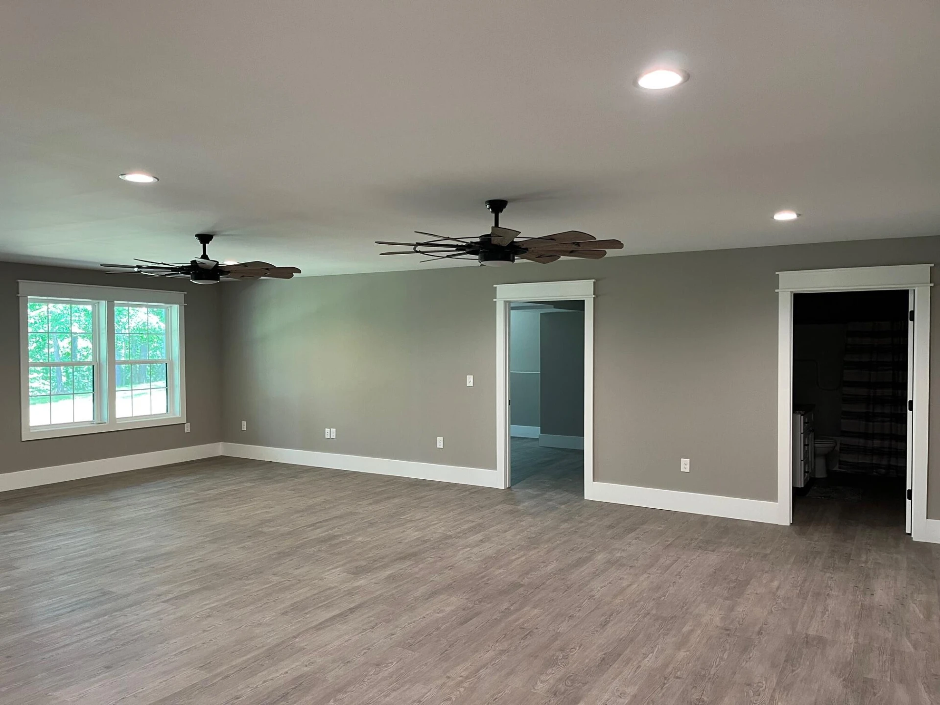 105 Camelot DR - Photo 27