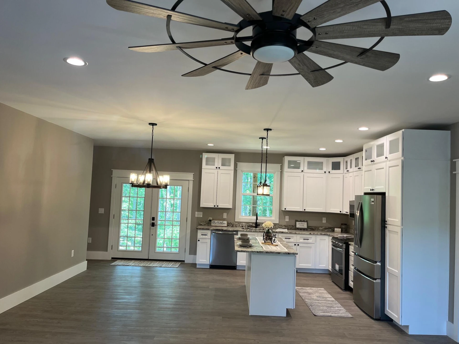 105 Camelot DR - Photo 5