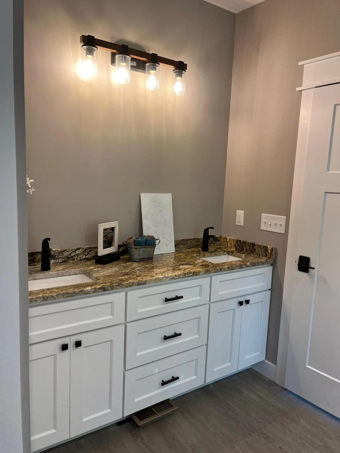 105 Camelot DR - Photo 9