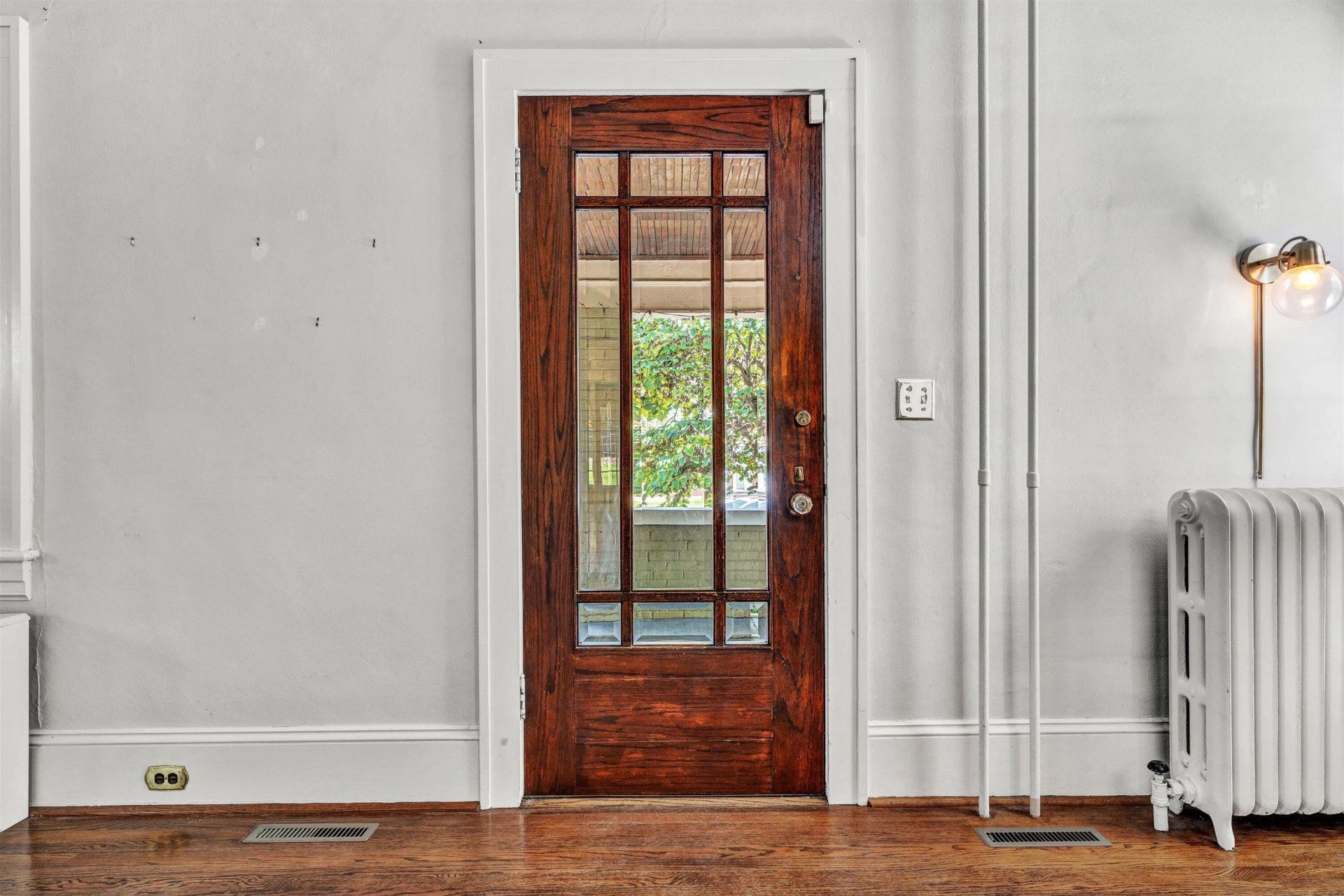 1810 Windsor AVE SW - Photo 16