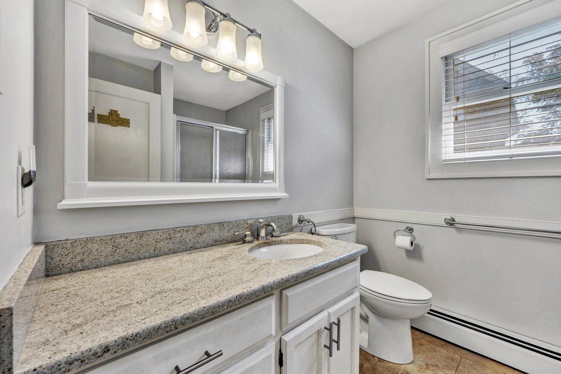 1810 Windsor AVE SW - Photo 33