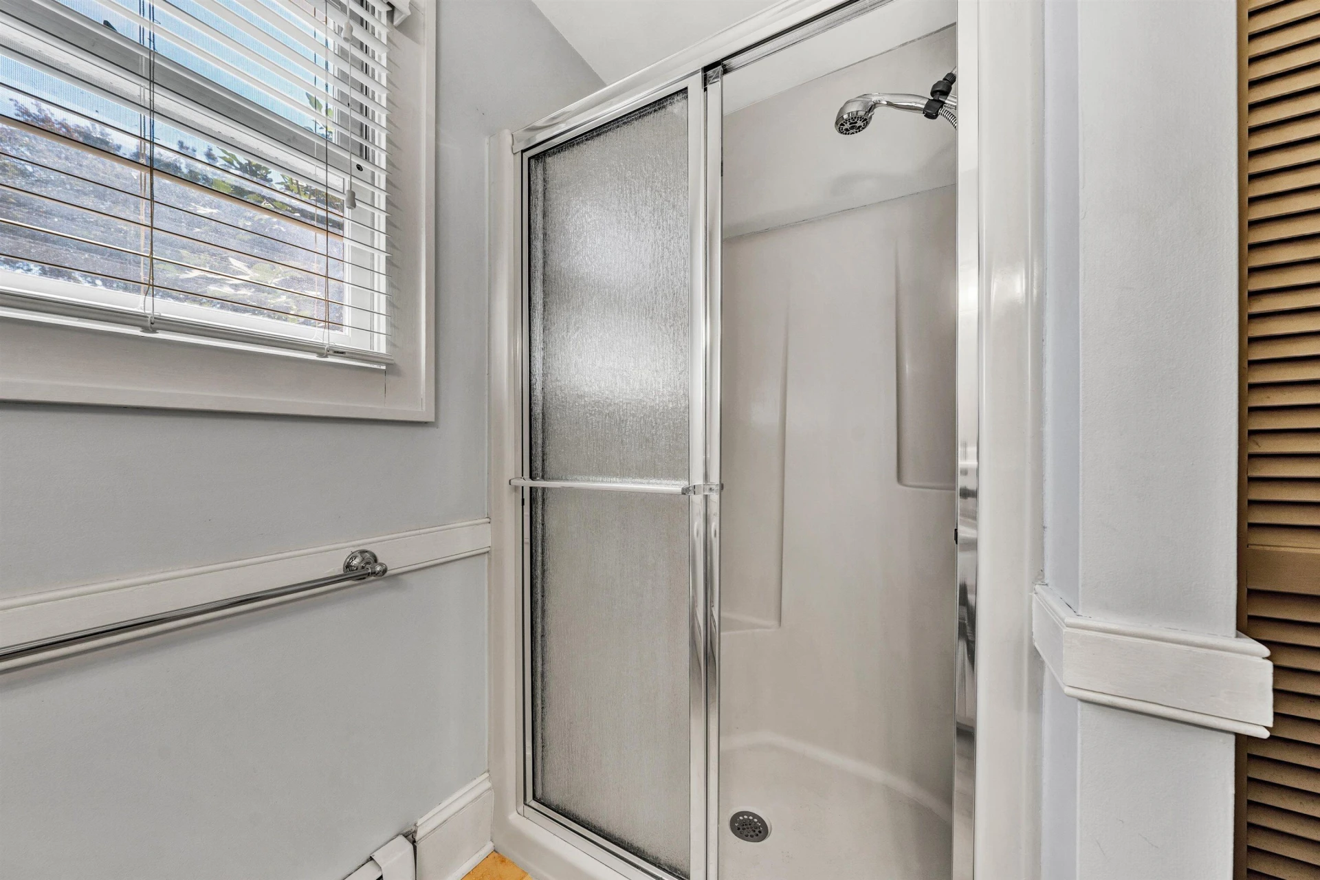 1810 Windsor AVE SW - Photo 34
