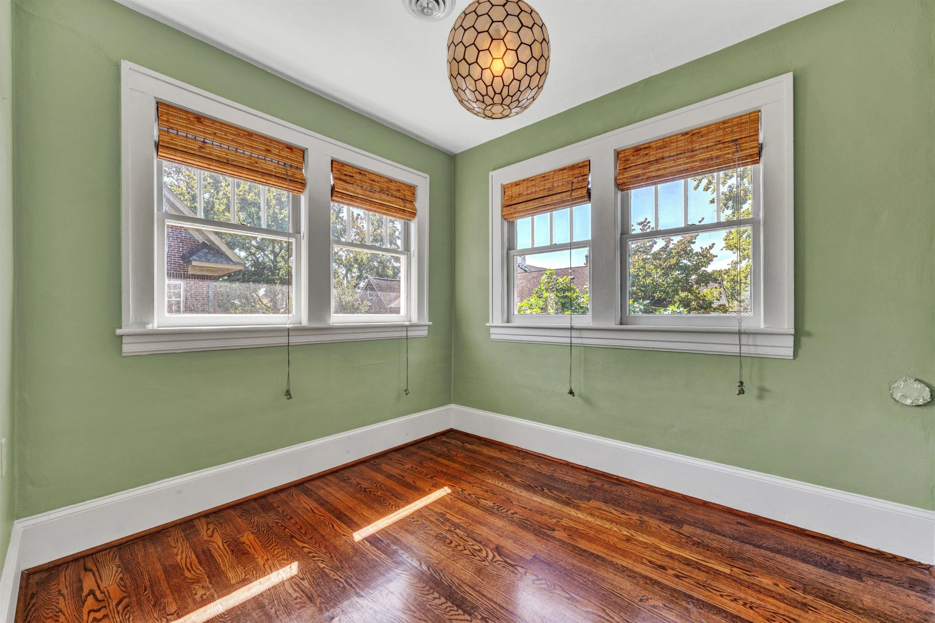 1810 Windsor AVE SW - Photo 36