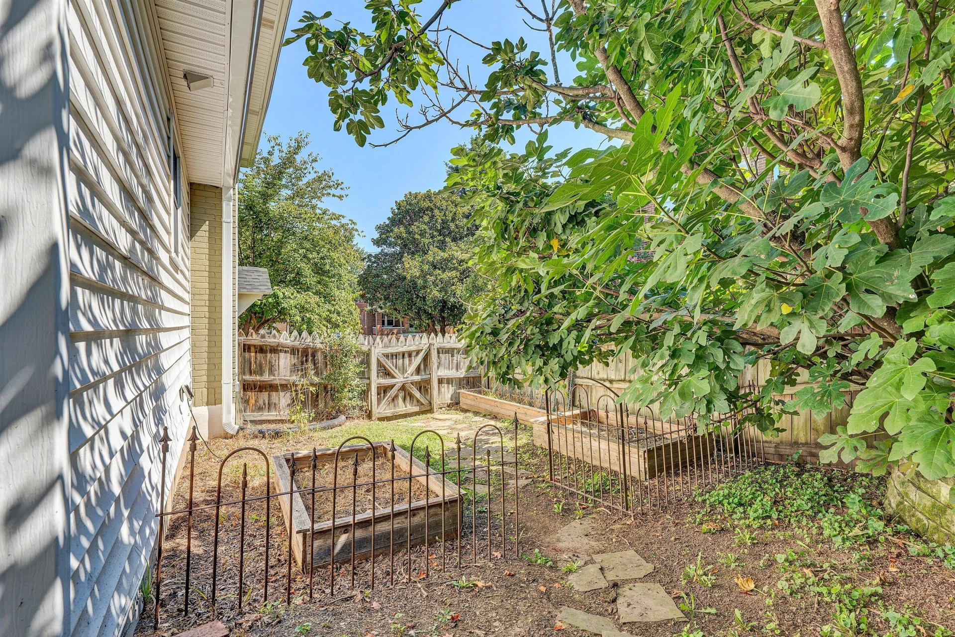 1810 Windsor AVE SW - Photo 51