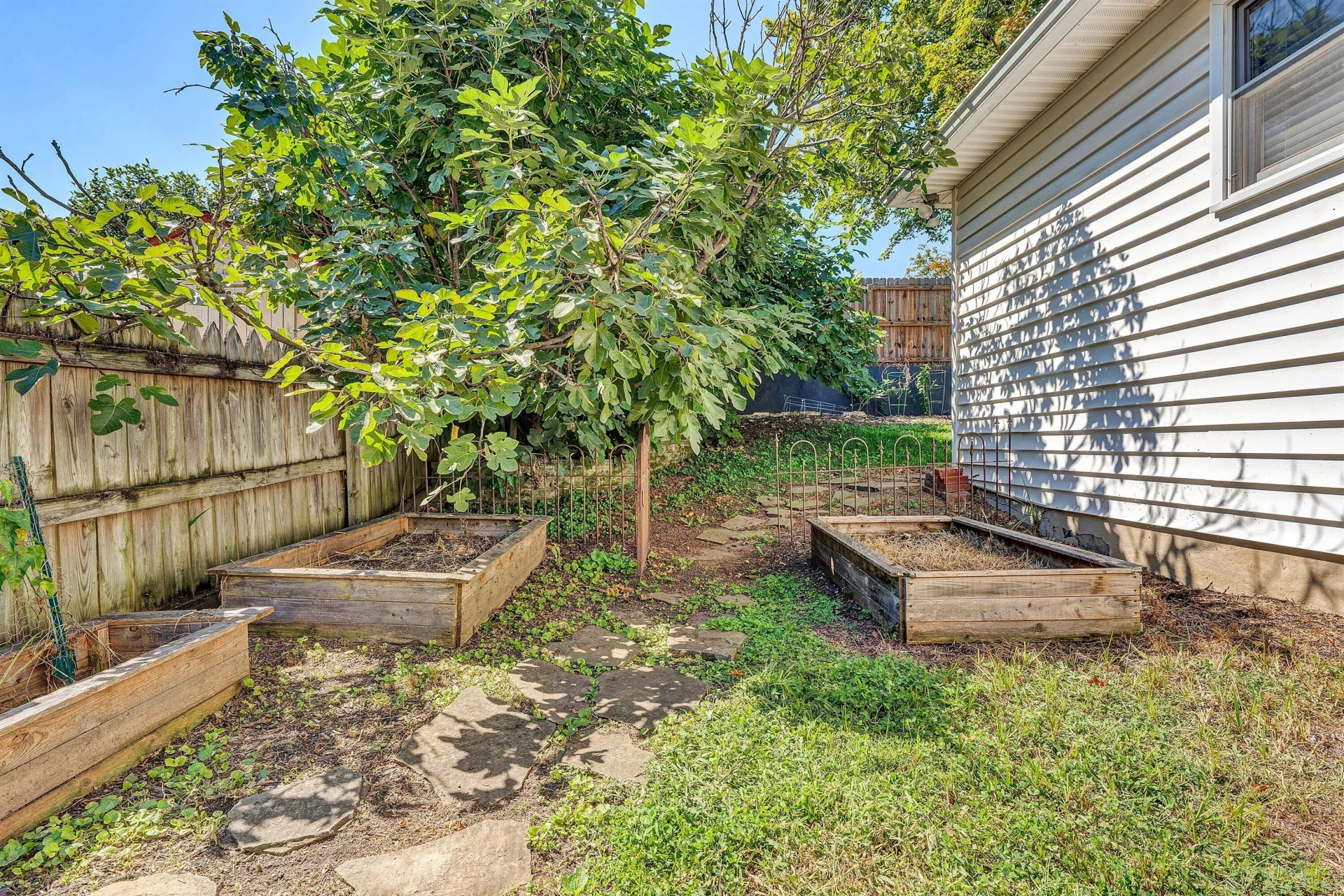 1810 Windsor AVE SW - Photo 52
