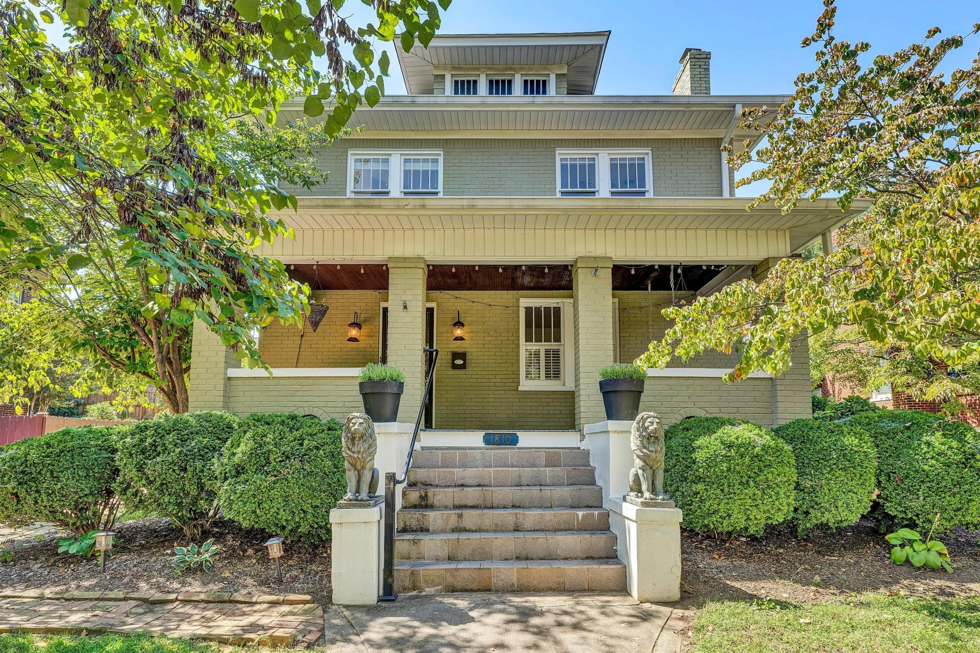 1810 Windsor AVE SW - Photo 9