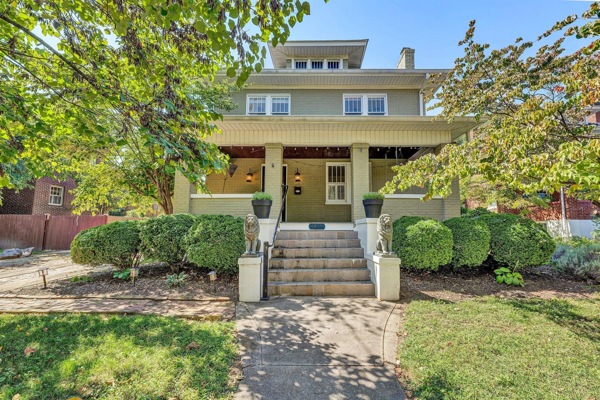1810 Windsor AVE SW - Photo 11