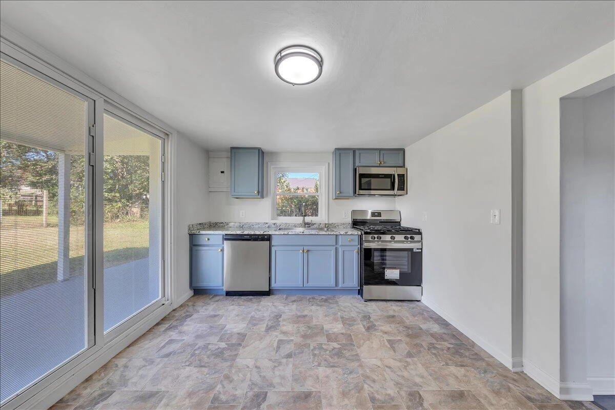 2608 Dorchester DR NW - Photo 13