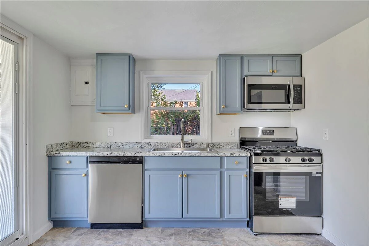 2608 Dorchester DR NW - Photo 14