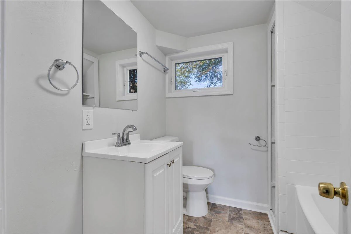 2608 Dorchester DR NW - Photo 20