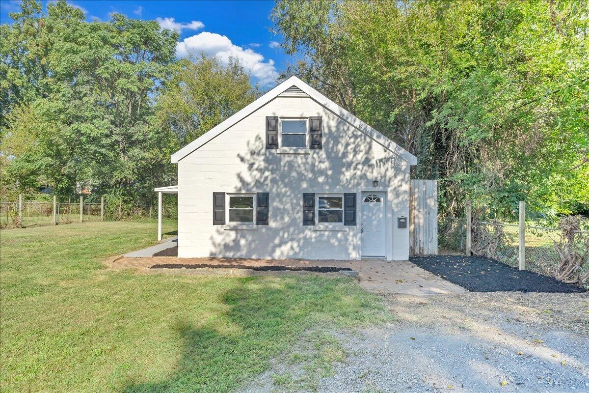 2608 Dorchester DR NW - Photo 24