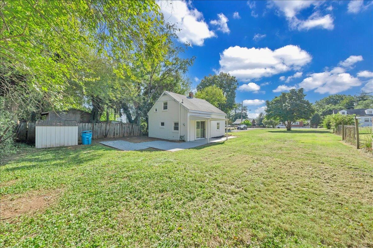 2608 Dorchester DR NW - Photo 31