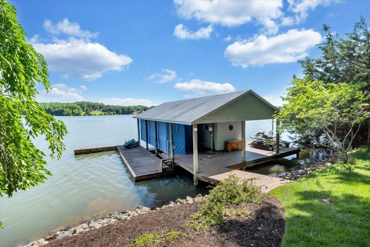 723 Fox Chase RD - Photo 4