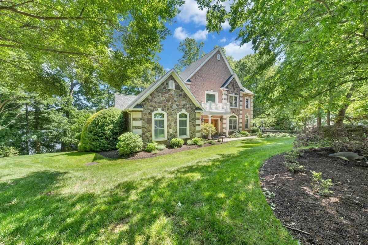 723 Fox Chase RD - Photo 5