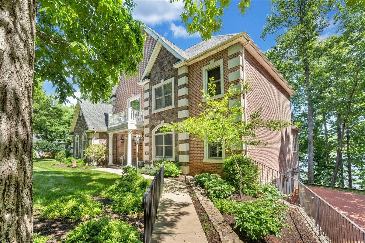 723 Fox Chase RD - Photo 6