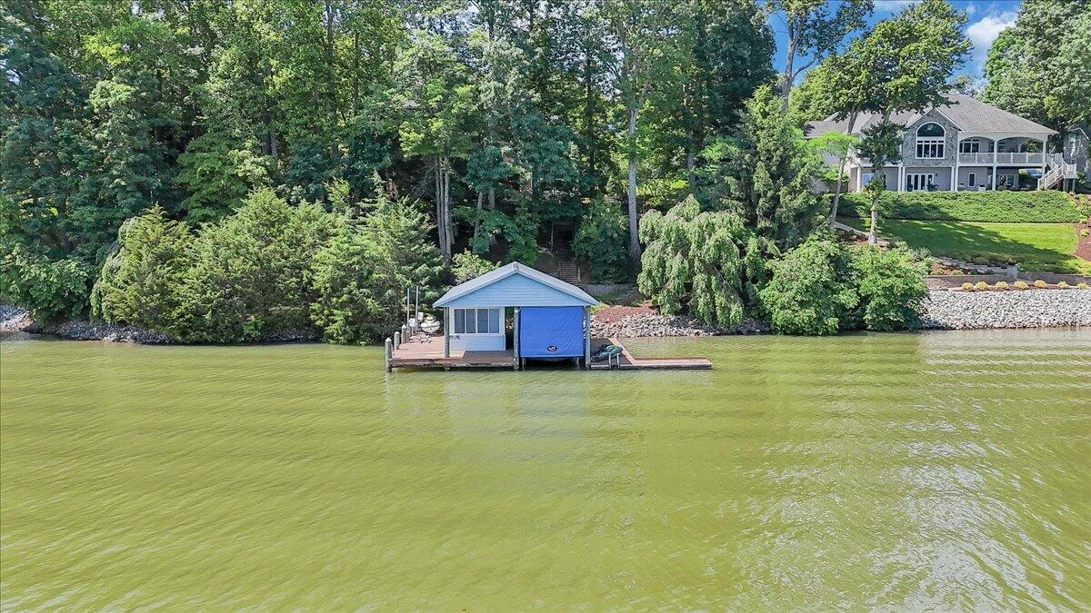 723 Fox Chase RD - Photo 64