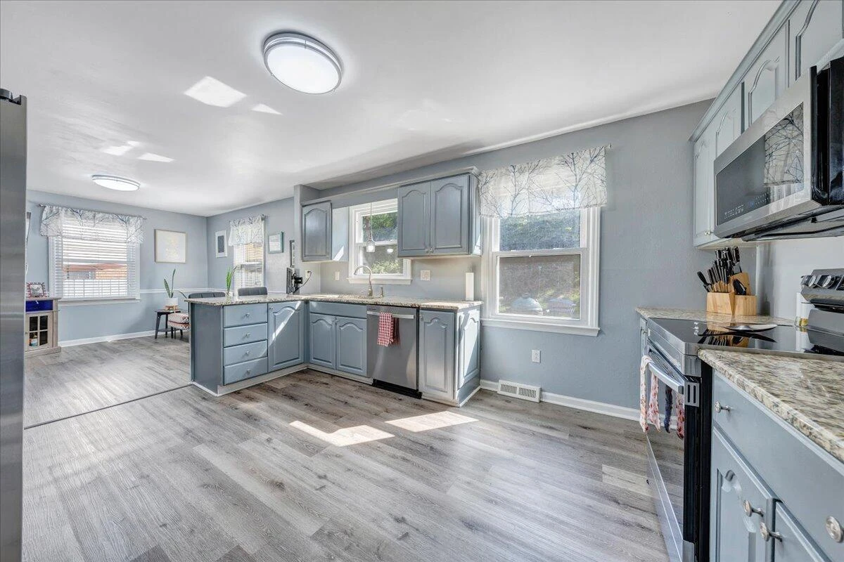 3224 Davis AVE - Photo 15