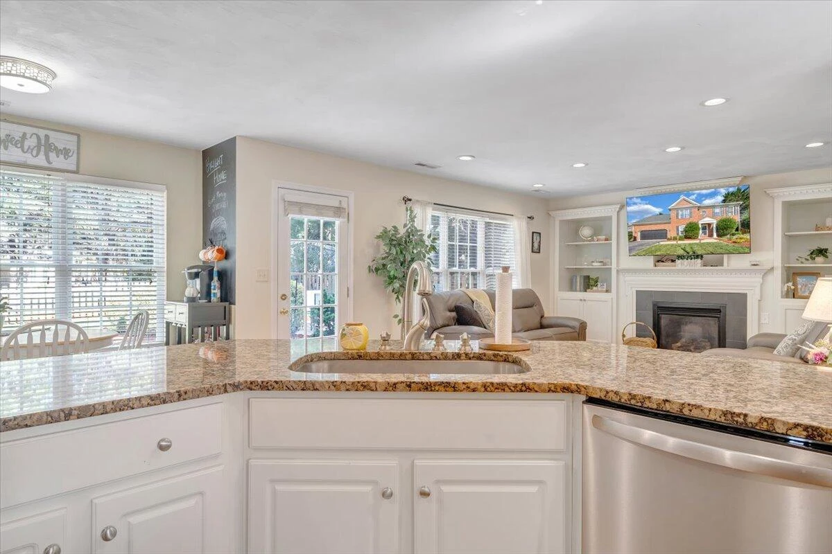 6111 Sedgewick DR - Photo 18