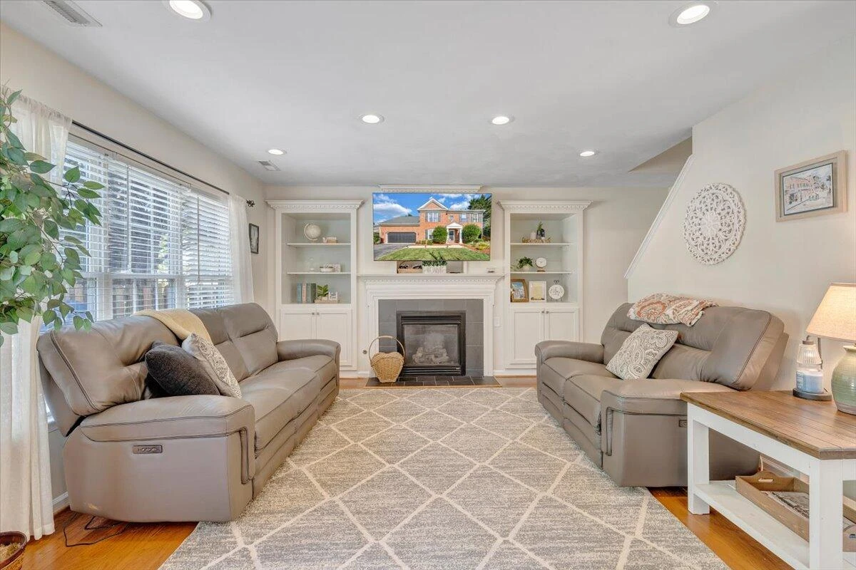 6111 Sedgewick DR - Photo 2