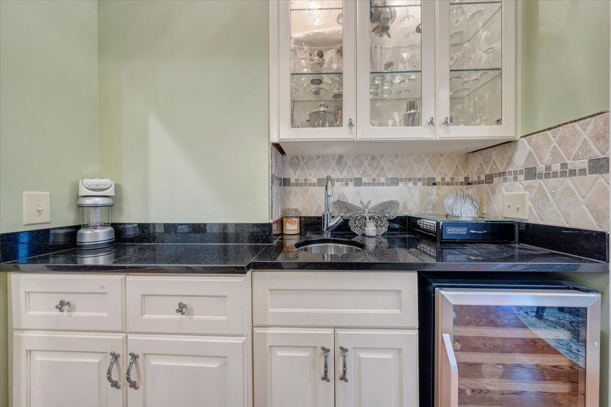 415 Stoneledge DR - Photo 19