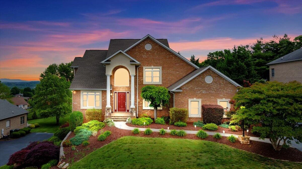 415 Stoneledge DR - Photo 2