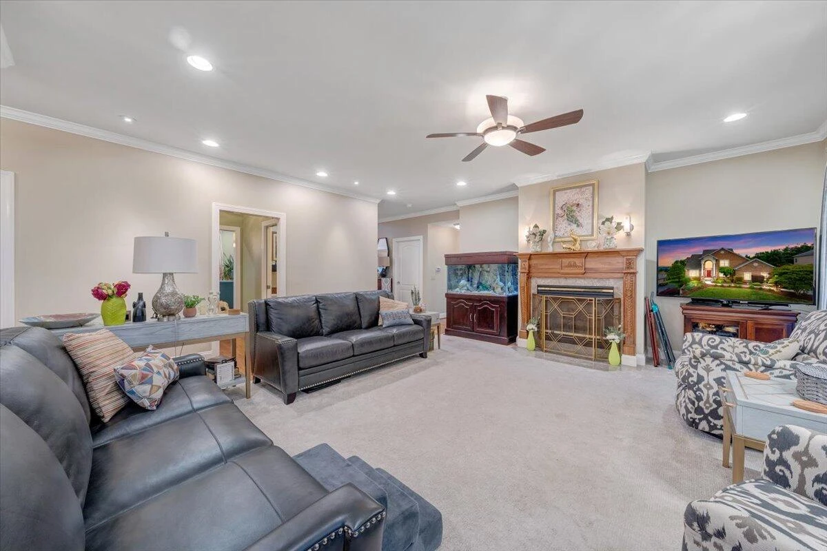 415 Stoneledge DR - Photo 22