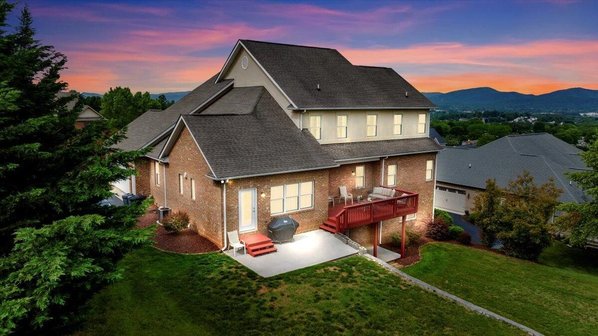 415 Stoneledge DR - Photo 3