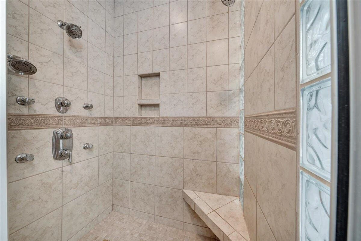 415 Stoneledge DR - Photo 33