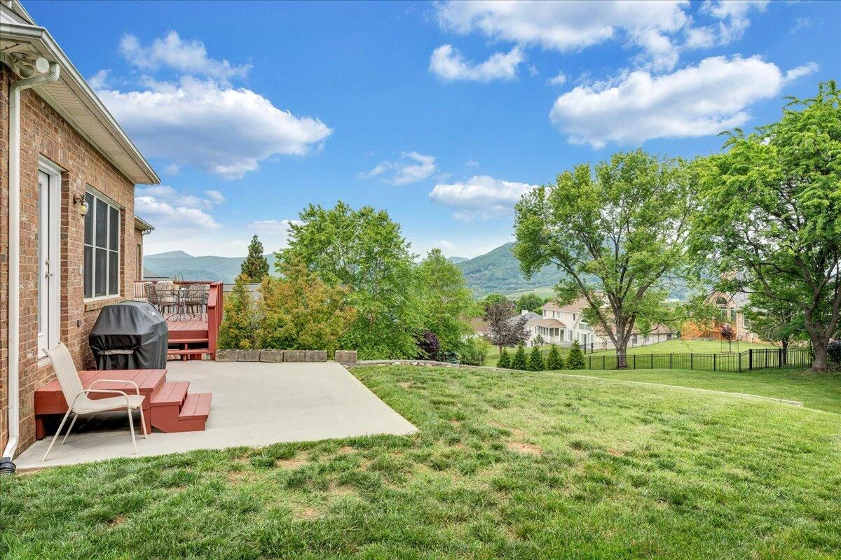 415 Stoneledge DR - Photo 59