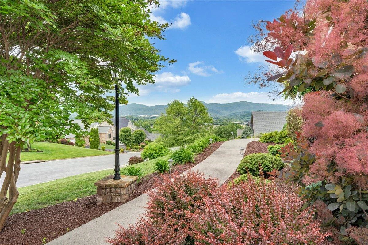 415 Stoneledge DR - Photo 6