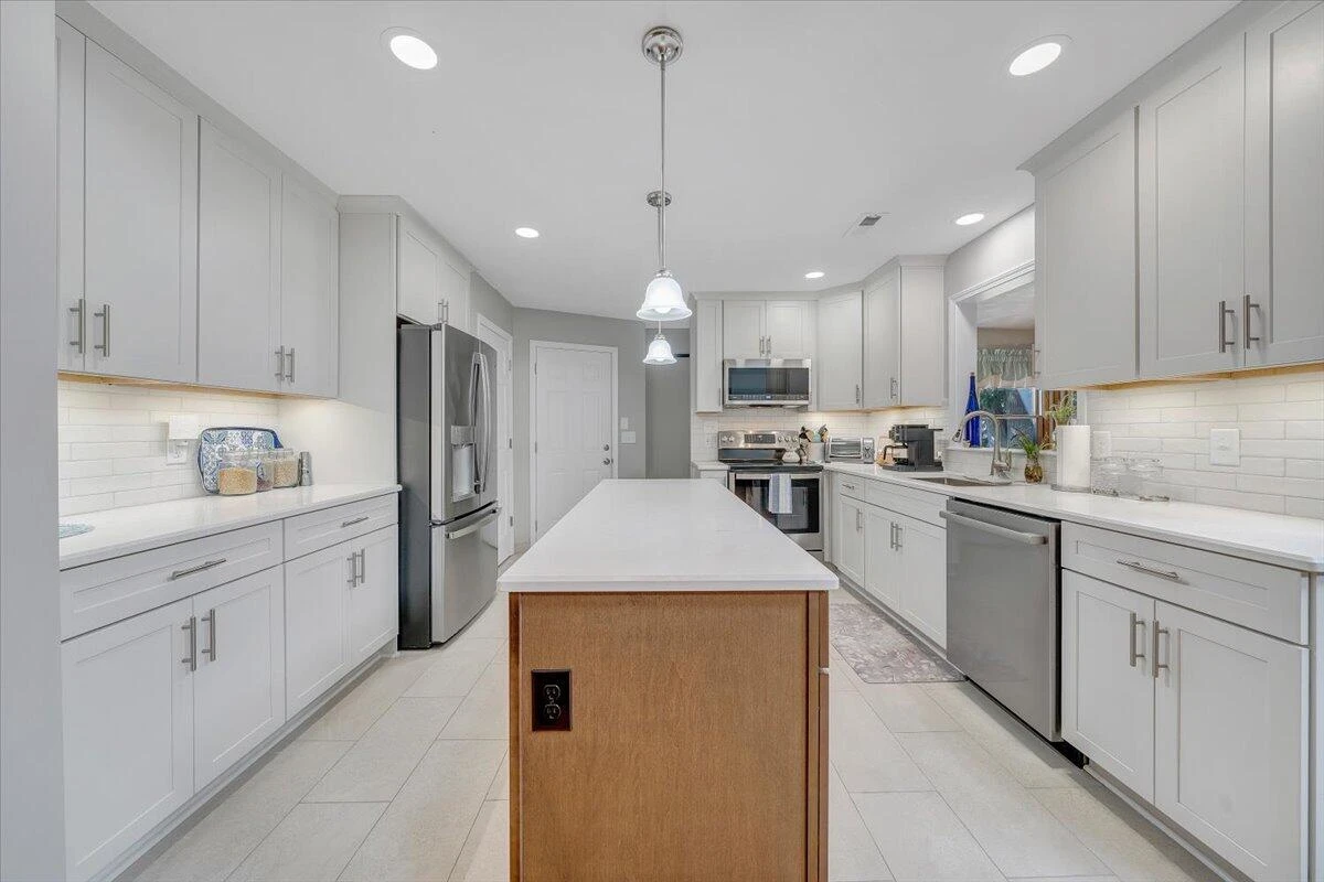 201 Willowood DR - Photo 12