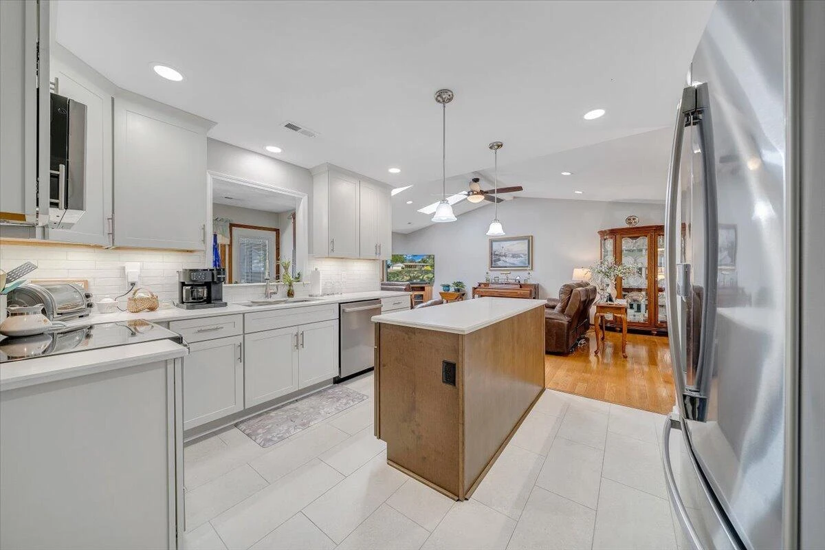 201 Willowood DR - Photo 16