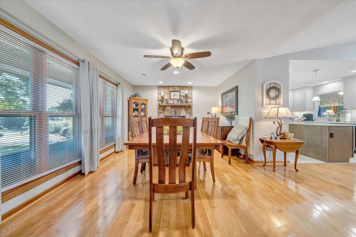 201 Willowood DR - Photo 4