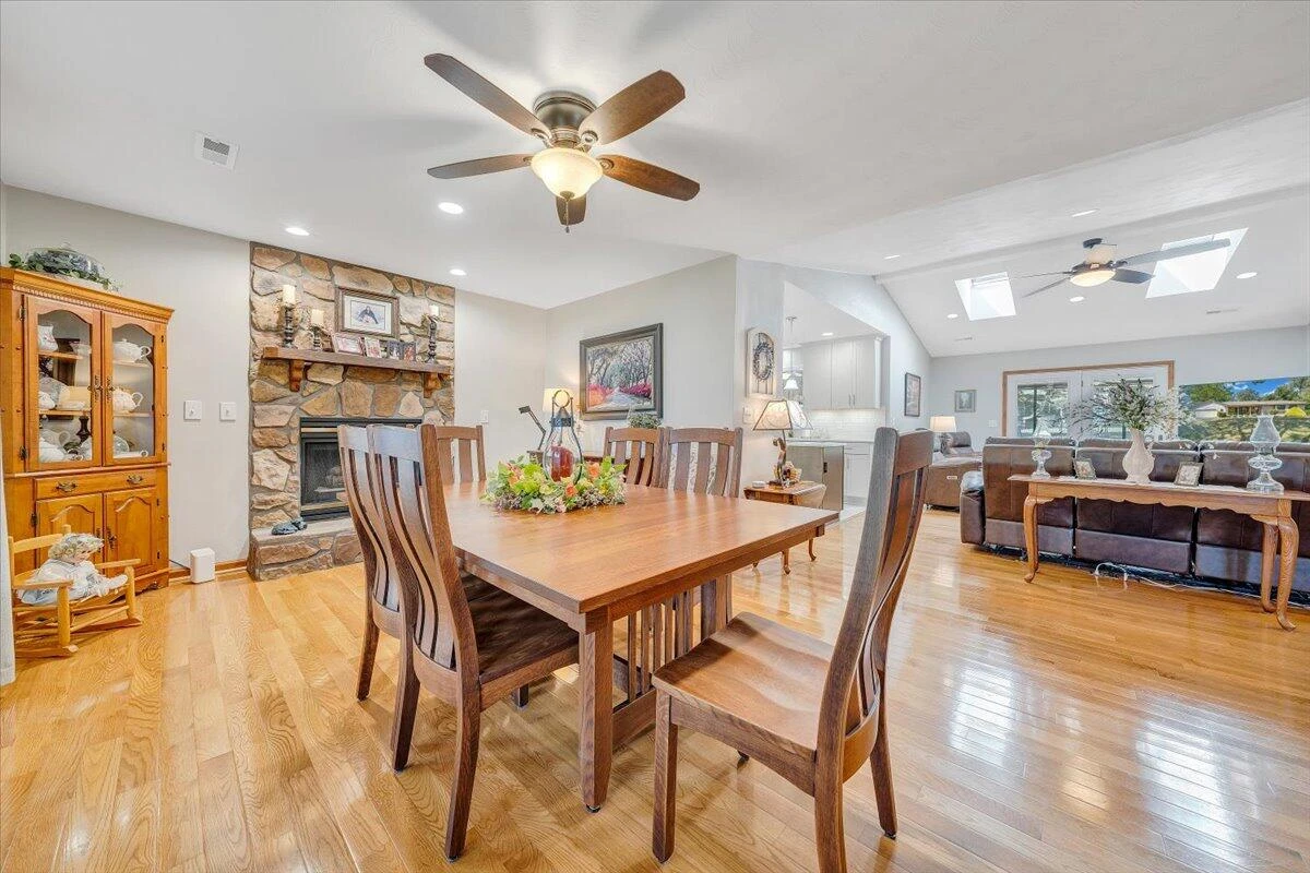 201 Willowood DR - Photo 5