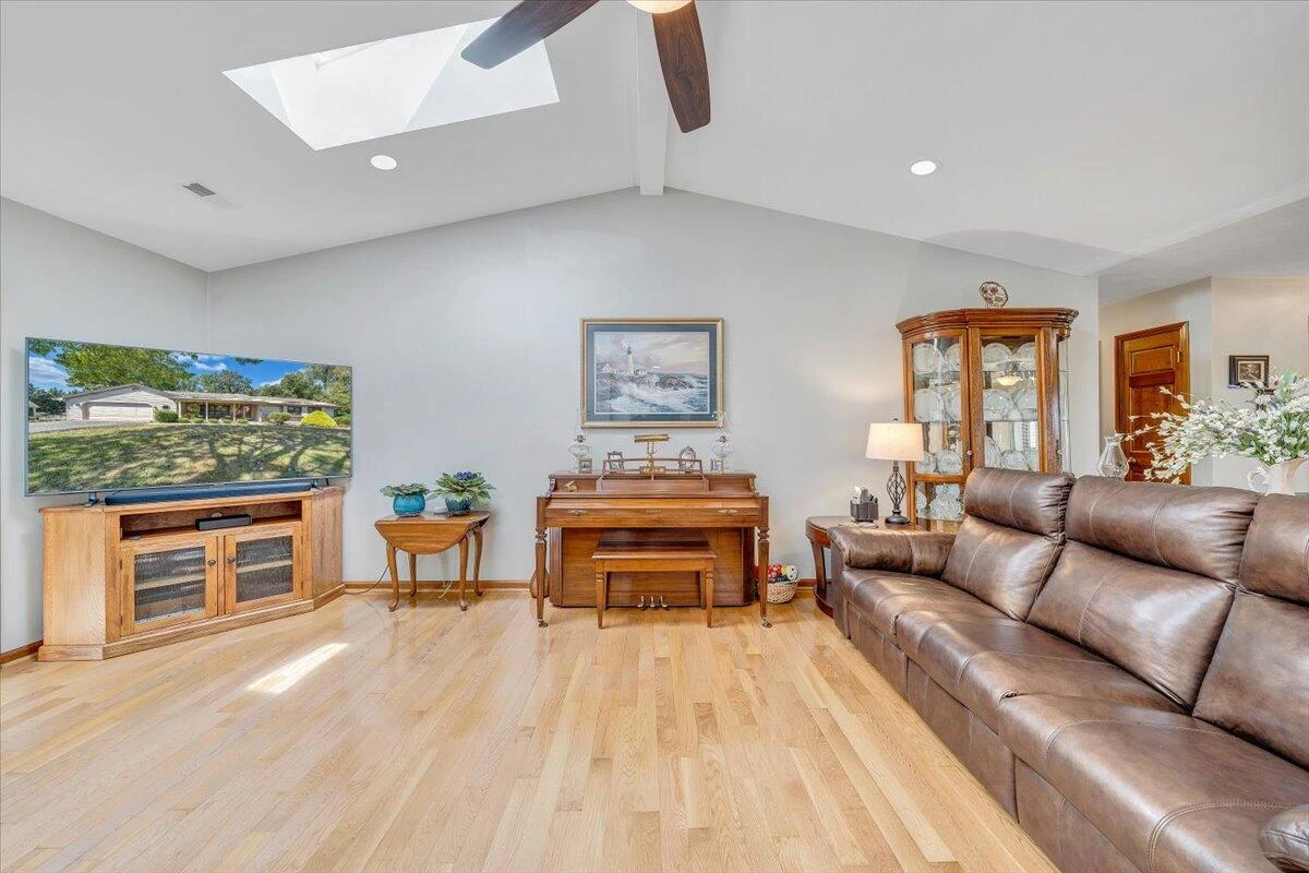 201 Willowood DR - Photo 9