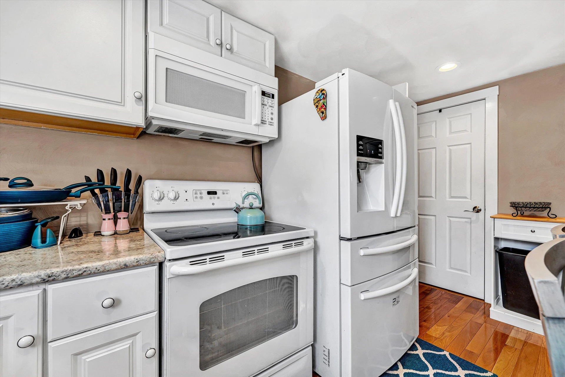 2248 Vale AVE NE - Photo 13