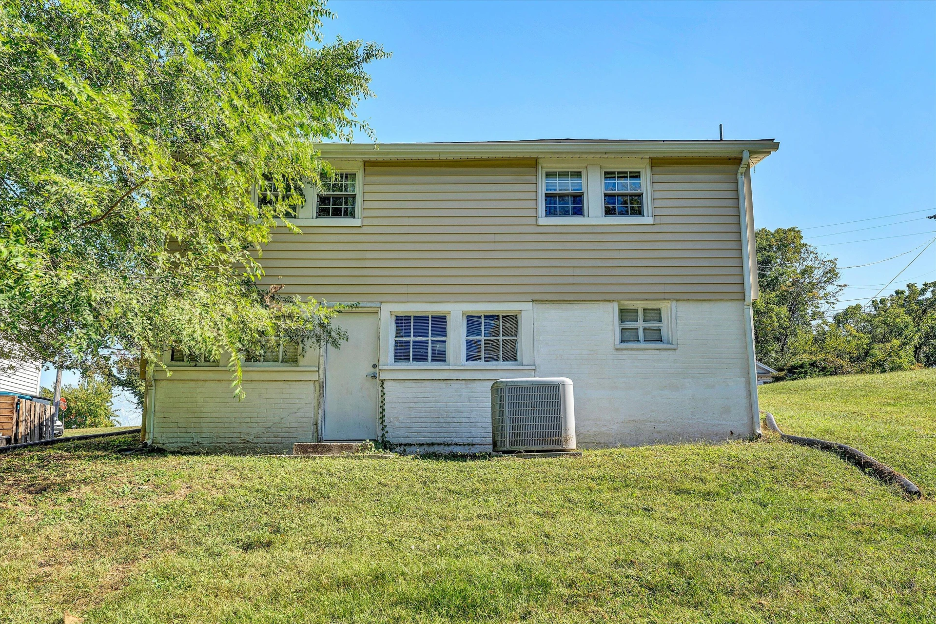 2248 Vale AVE NE - Photo 24