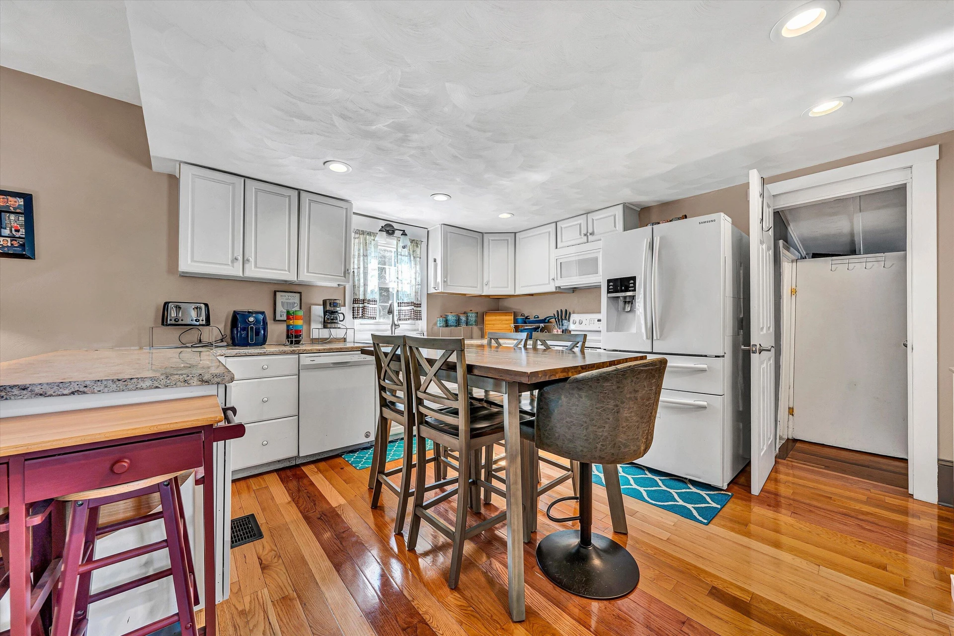 2248 Vale AVE NE - Photo 9
