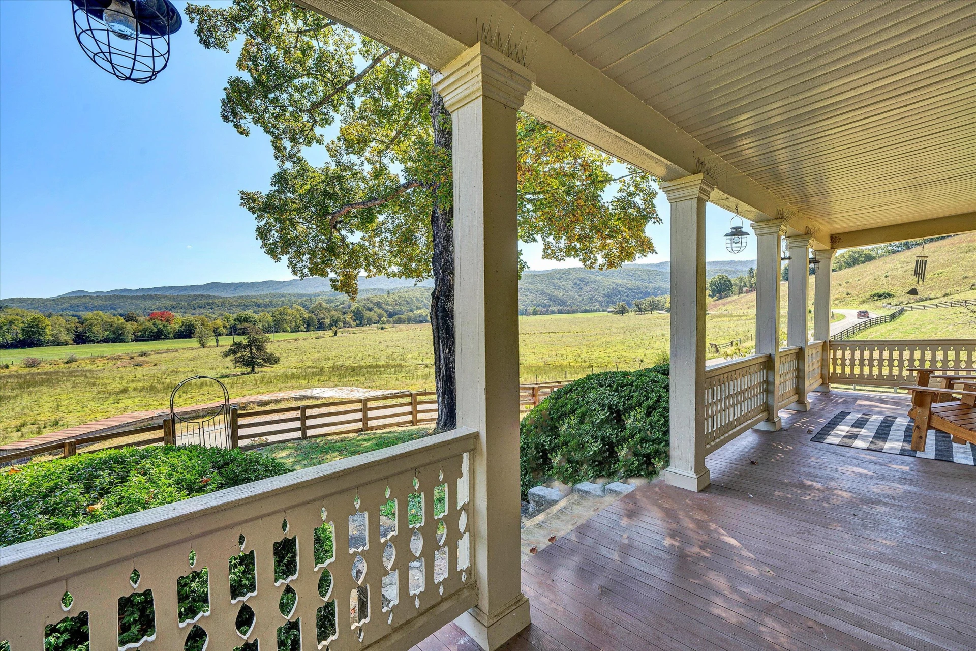 17559 Johns Creek RD - Photo 13