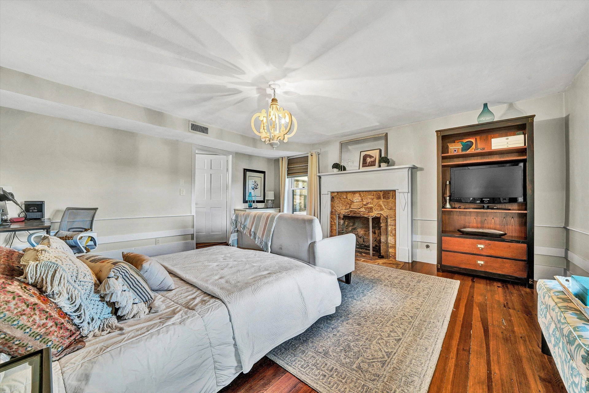 17559 Johns Creek RD - Photo 21