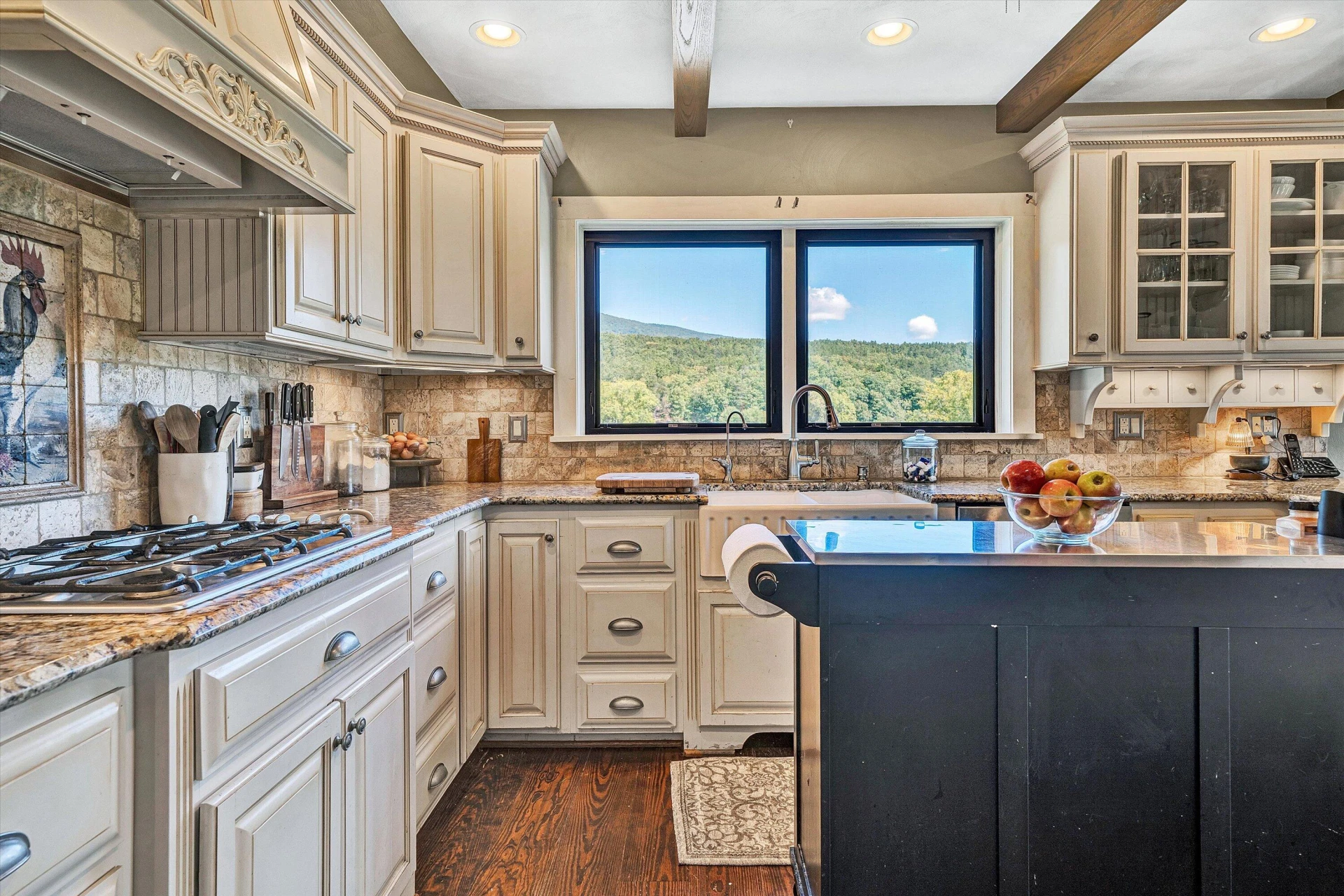 17559 Johns Creek RD - Photo 33