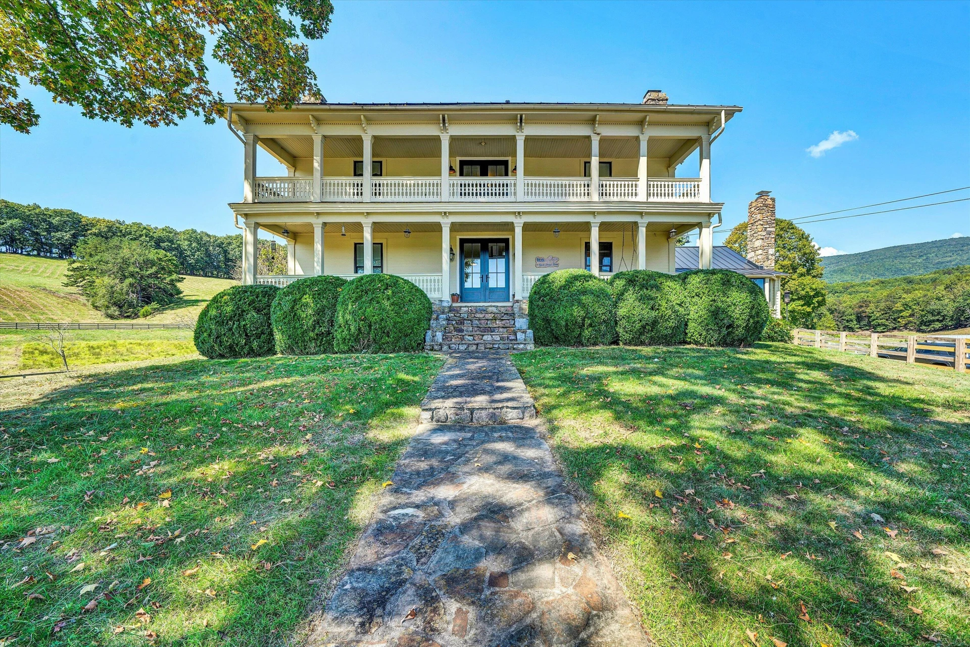 17559 Johns Creek RD - Photo 9