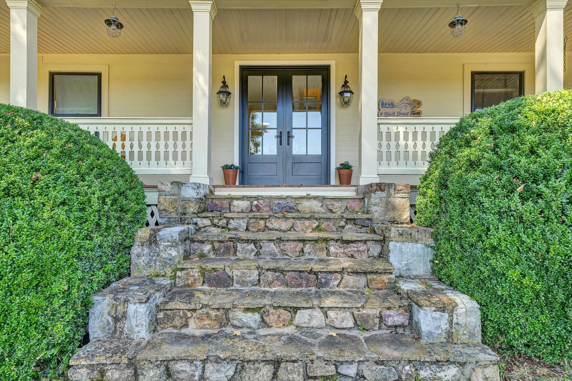 17559 Johns Creek RD - Photo 10