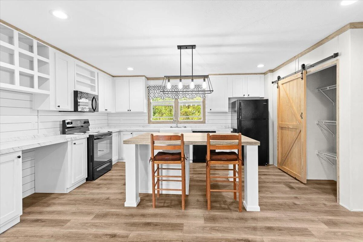 970 Ridgeway DR - Photo 10